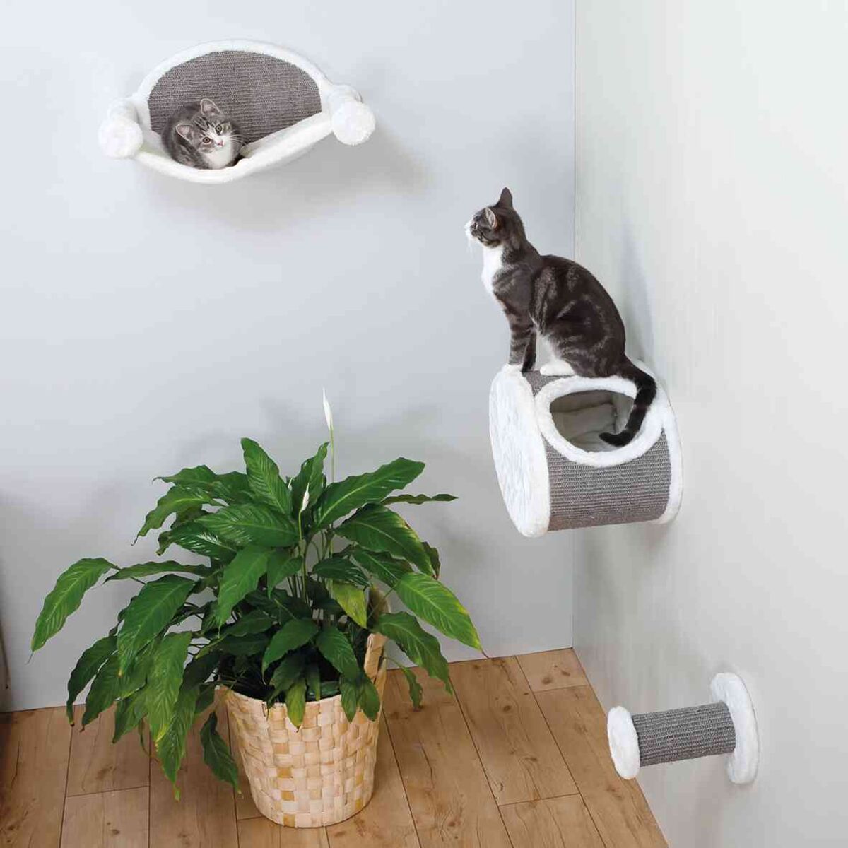 Trixie Wall Mounted Cat Climbing Step | Sisal Scratching Perch