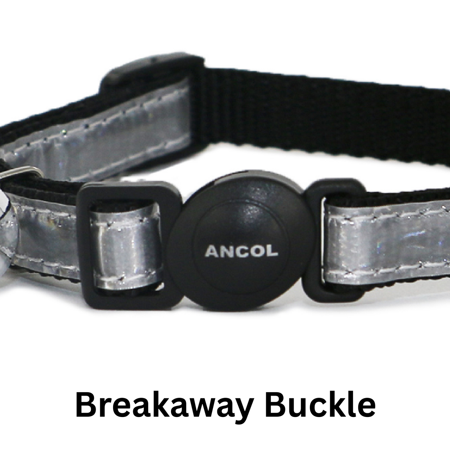Cat collar with reflectivesurface and a breakaway buckle on a white background