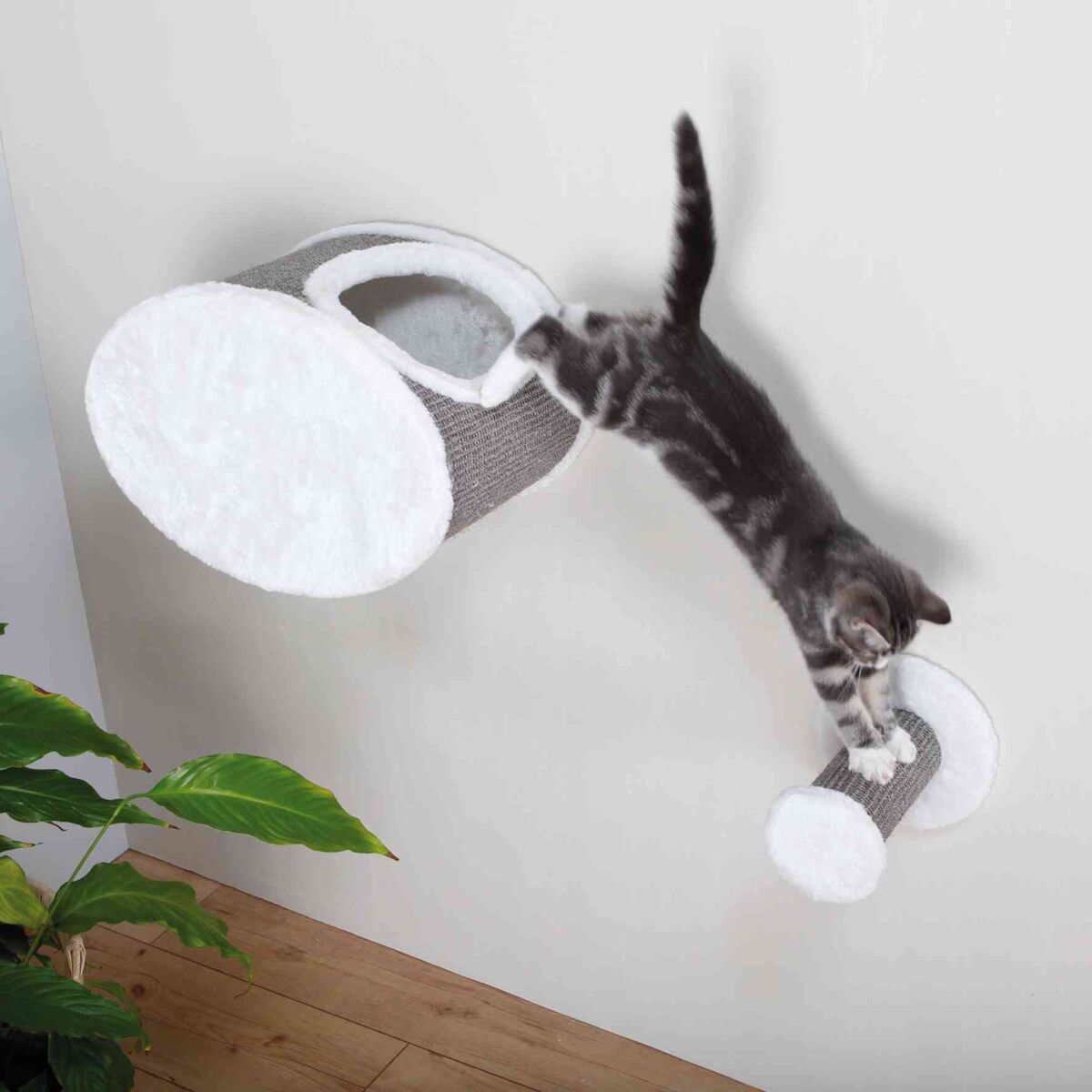 Trixie Wall Mounted Cat Climbing Step | Sisal Scratching Perch
