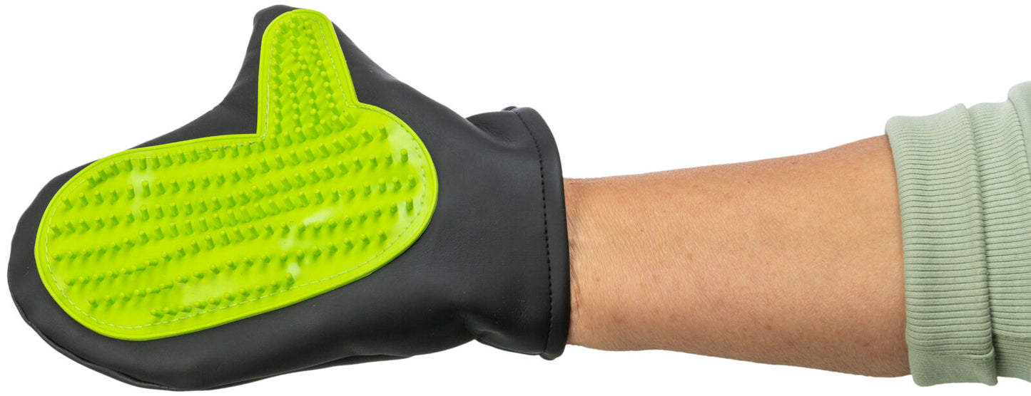 Trixie Grooming Glove – Small Pet Brush for Rabbits & Rodents