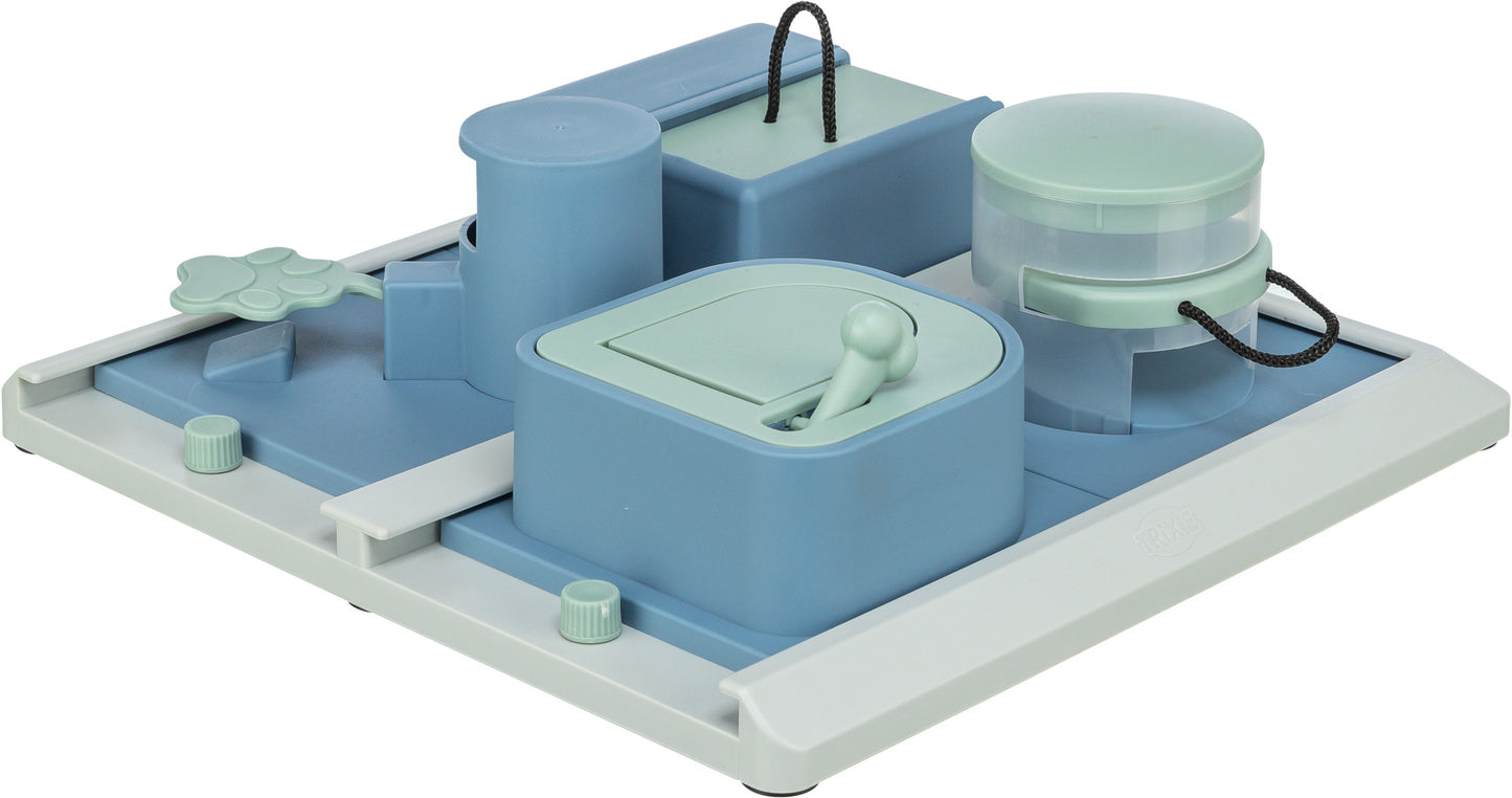 Trixie | Dog Activity Poker Box (Level 2) | Interactive Strategy Puzzle Game for Mental Enrichment oy Strategy Game