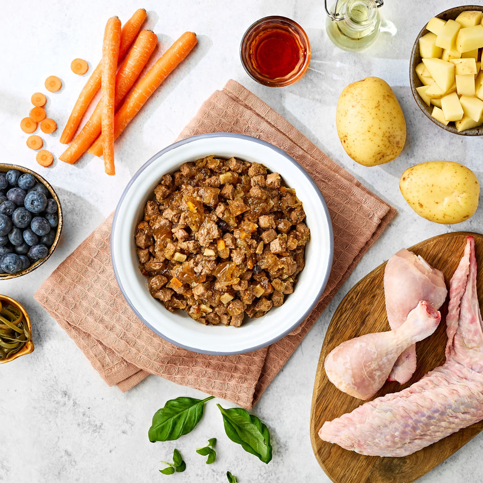 Naturo Turkey & Chicken in a Herb Jelly Grain Free Wet Dog Food Tin 390g