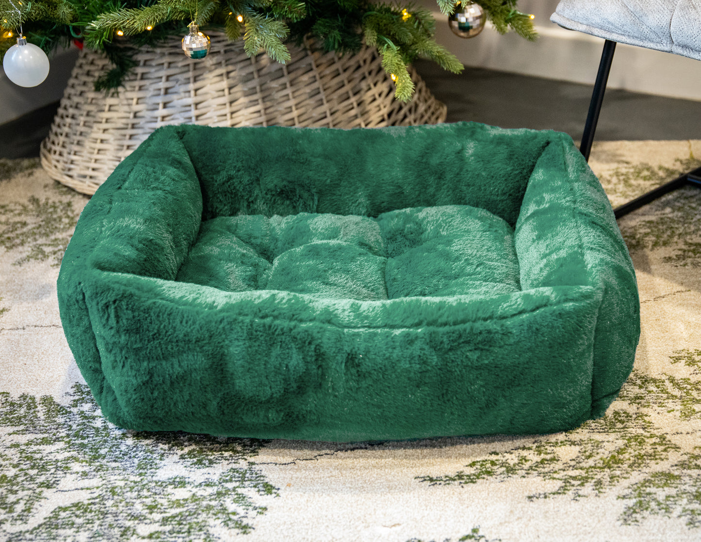 Rosewood Green Faux Fur Festive Pet Bed | Dog Christmas Gift